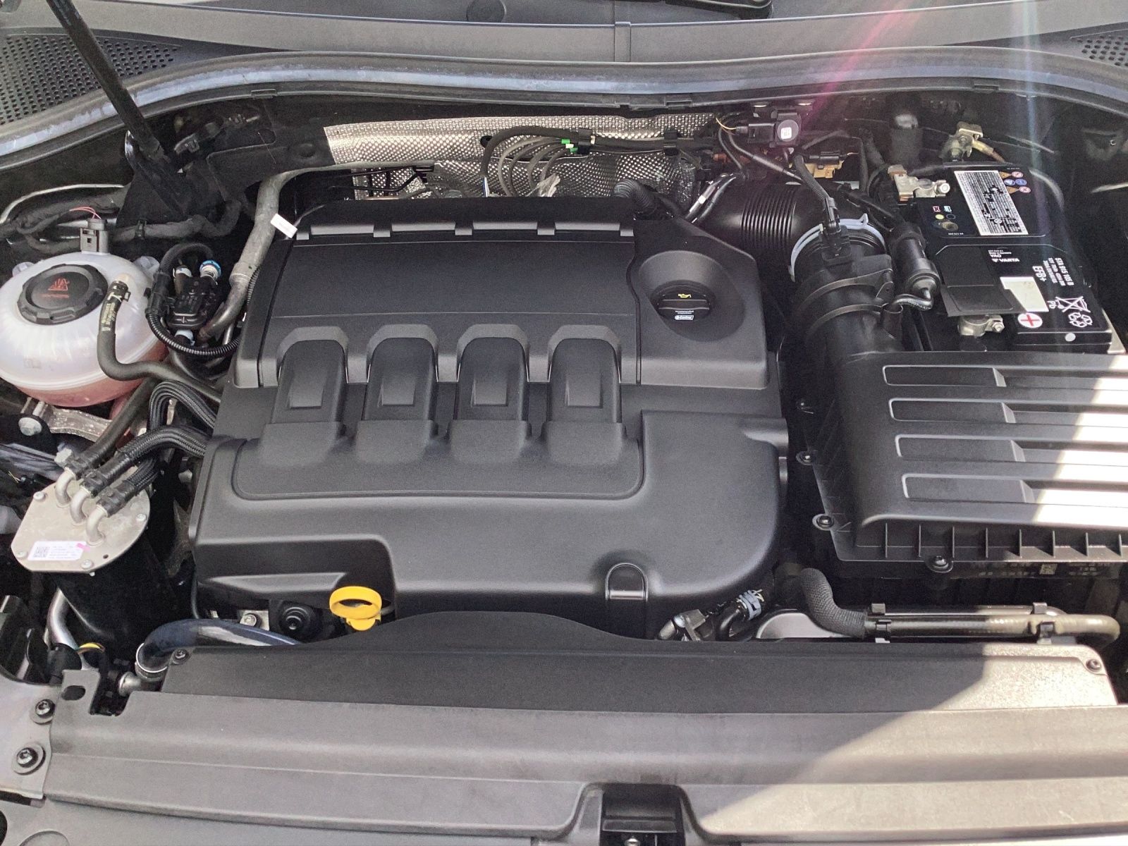 Fahrzeugabbildung Volkswagen Tiguan TDI IQ.DRIVE AHK Kamera ACC