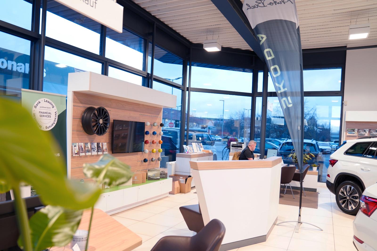 showroom-image-top