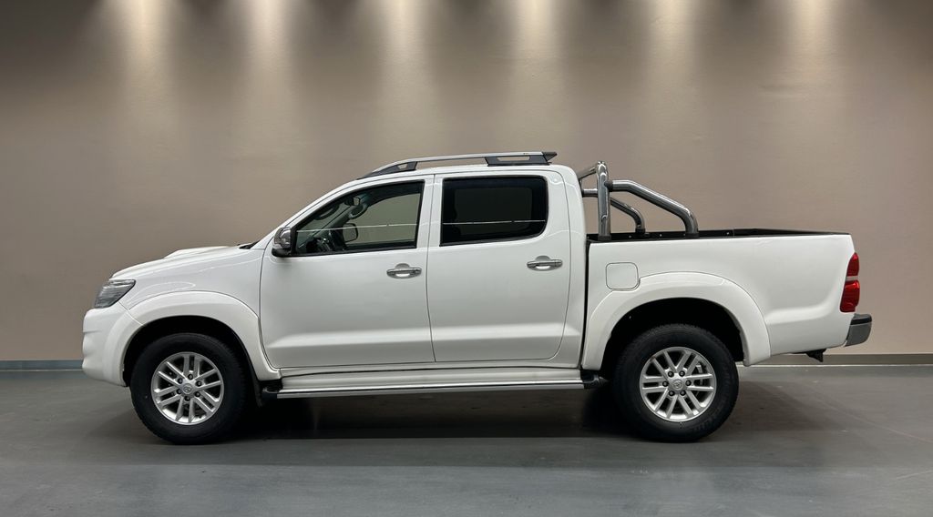 Toyota Hilux Double Cab 3.0 d 4x4 *AHK*DACHTRÄGER*NAVI*