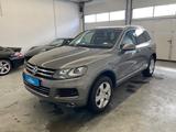 Volkswagen Touareg 3.0 TDI*Bi-Xenon*PANO*STHZ*4xSHZ*NAVI*AH - Volkswagen Touareg aus 2010: TDI