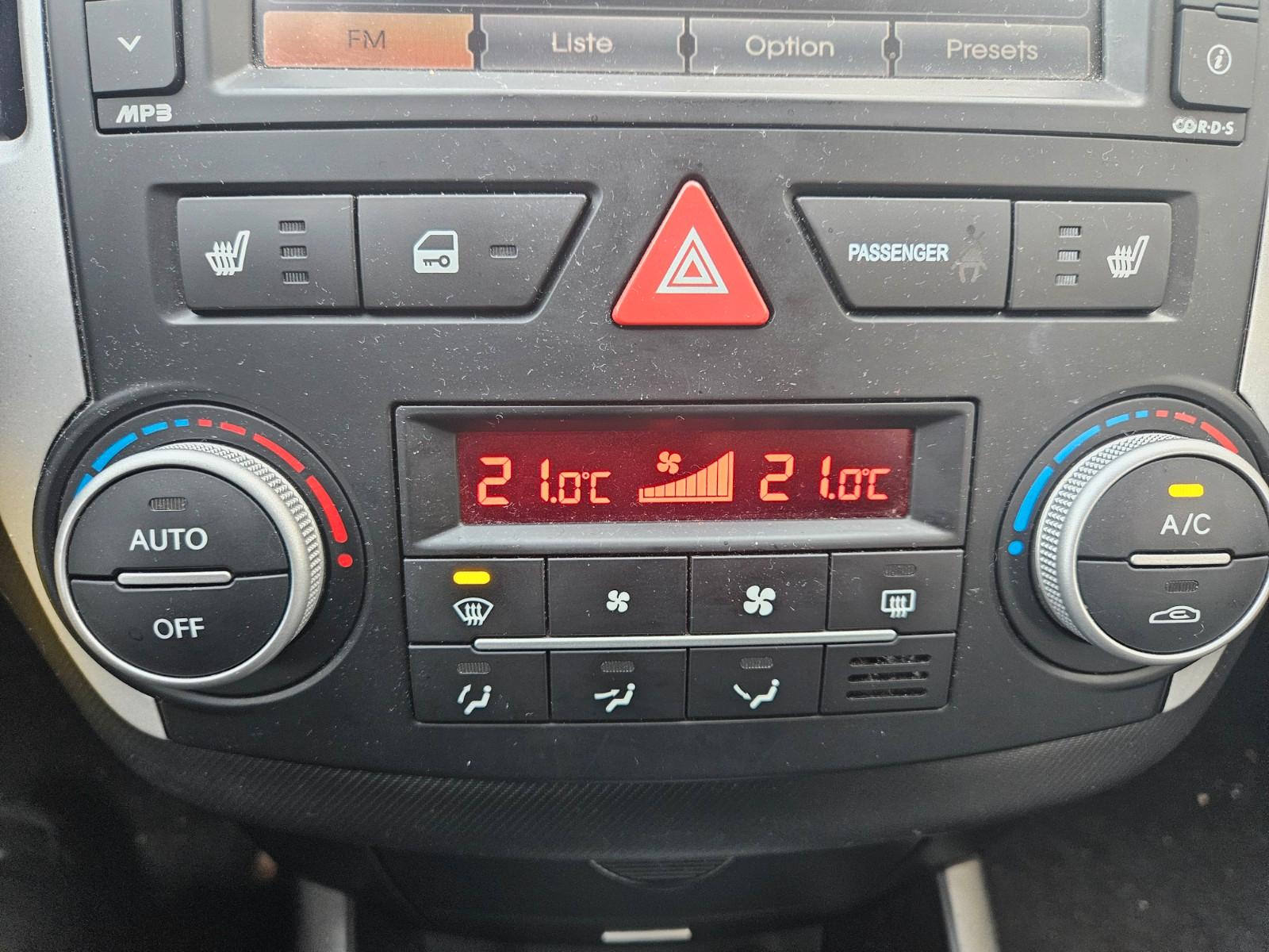 Kia cee'd 2012 — photo 10