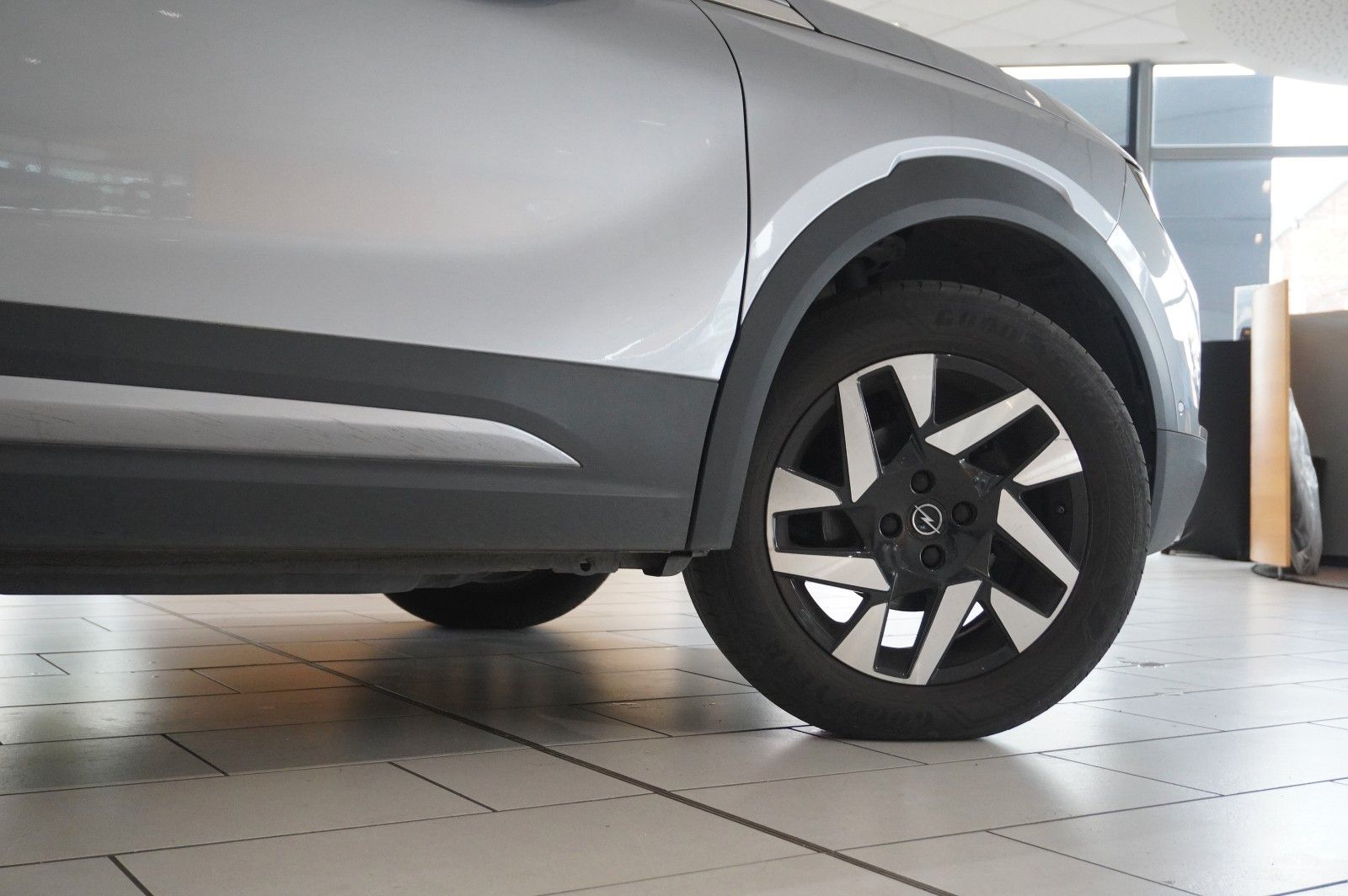 Fahrzeugabbildung Opel Mokka 1.2T ELEGANCE NAVI/LED/KAMERA/SH/SPORT/DAB