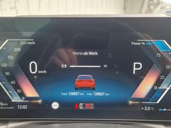 Fahrzeugabbildung BMW 320dA xDrive Touring Navi LED SiHz Tempo PDC AHK