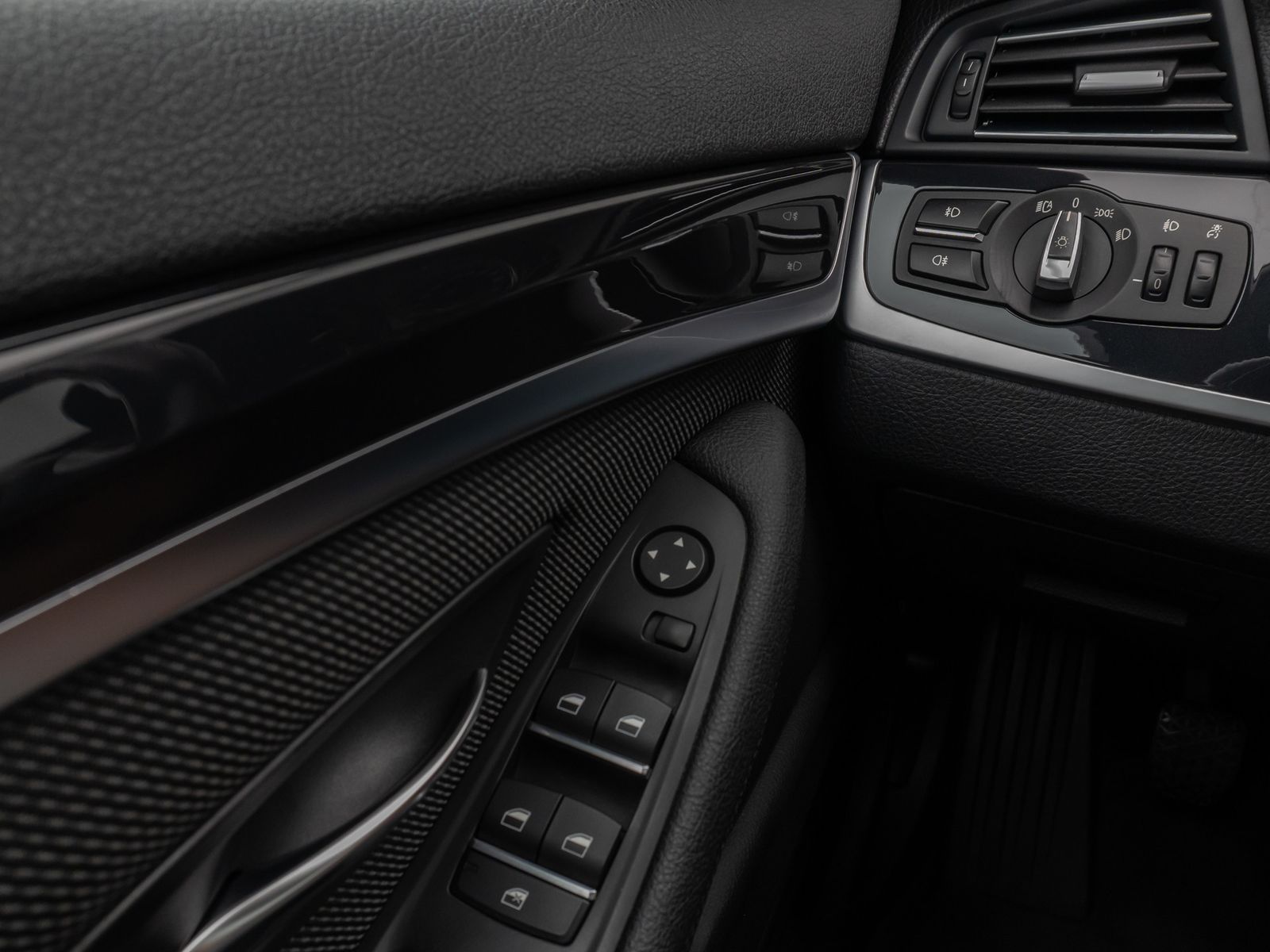 Fahrzeugabbildung BMW 520d Lim. Sitzhzg Navigation PDC Klima Bluetooth