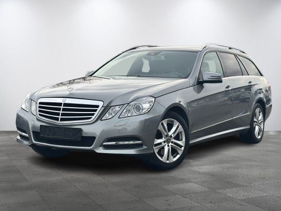 Mercedes-Benz E 250 BlueEfficiency Avantgarde*PDC*AHK*SHZ*XENO