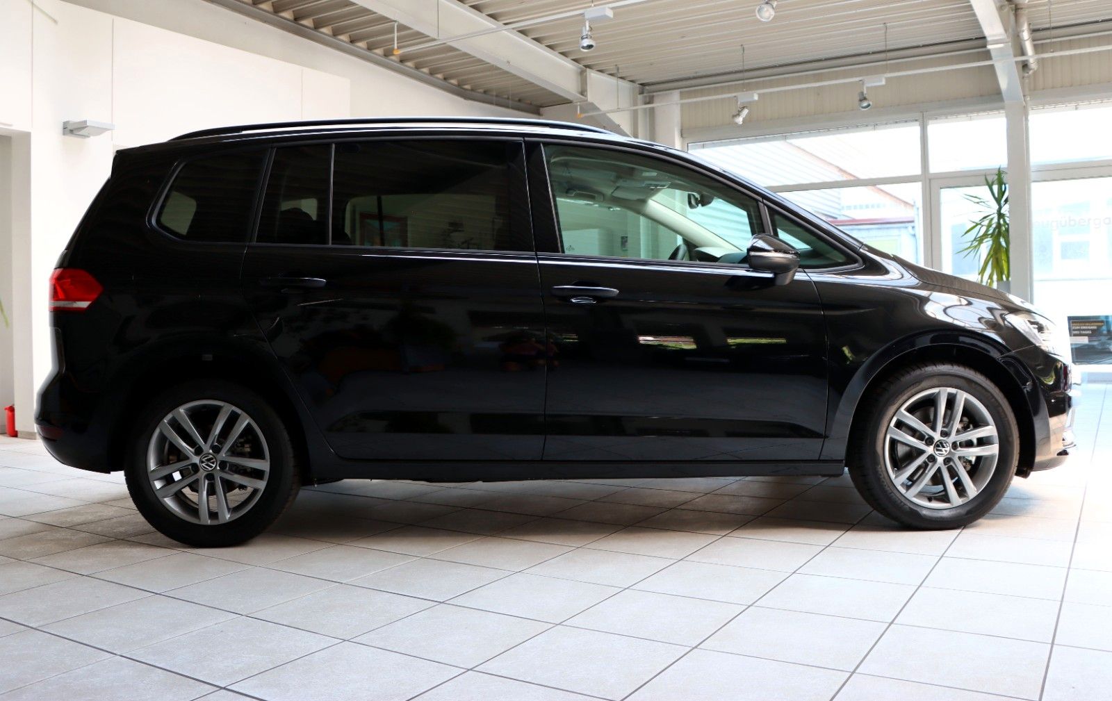 Volkswagen Touran - Bild 11