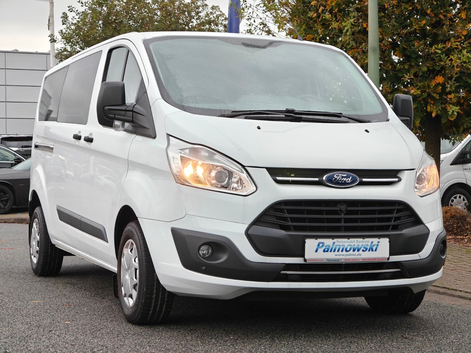 Fahrzeugabbildung Ford Transit Custom Kasten 310 L2 Trend - AHK, 6Sitze