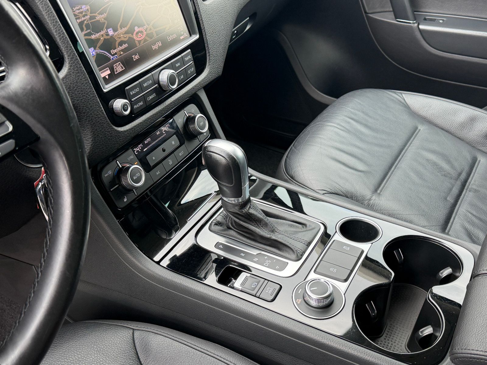 Fahrzeugabbildung Volkswagen Touareg V6 TDI Terrain Tech 4Mot/NAVI/LED/LEDER
