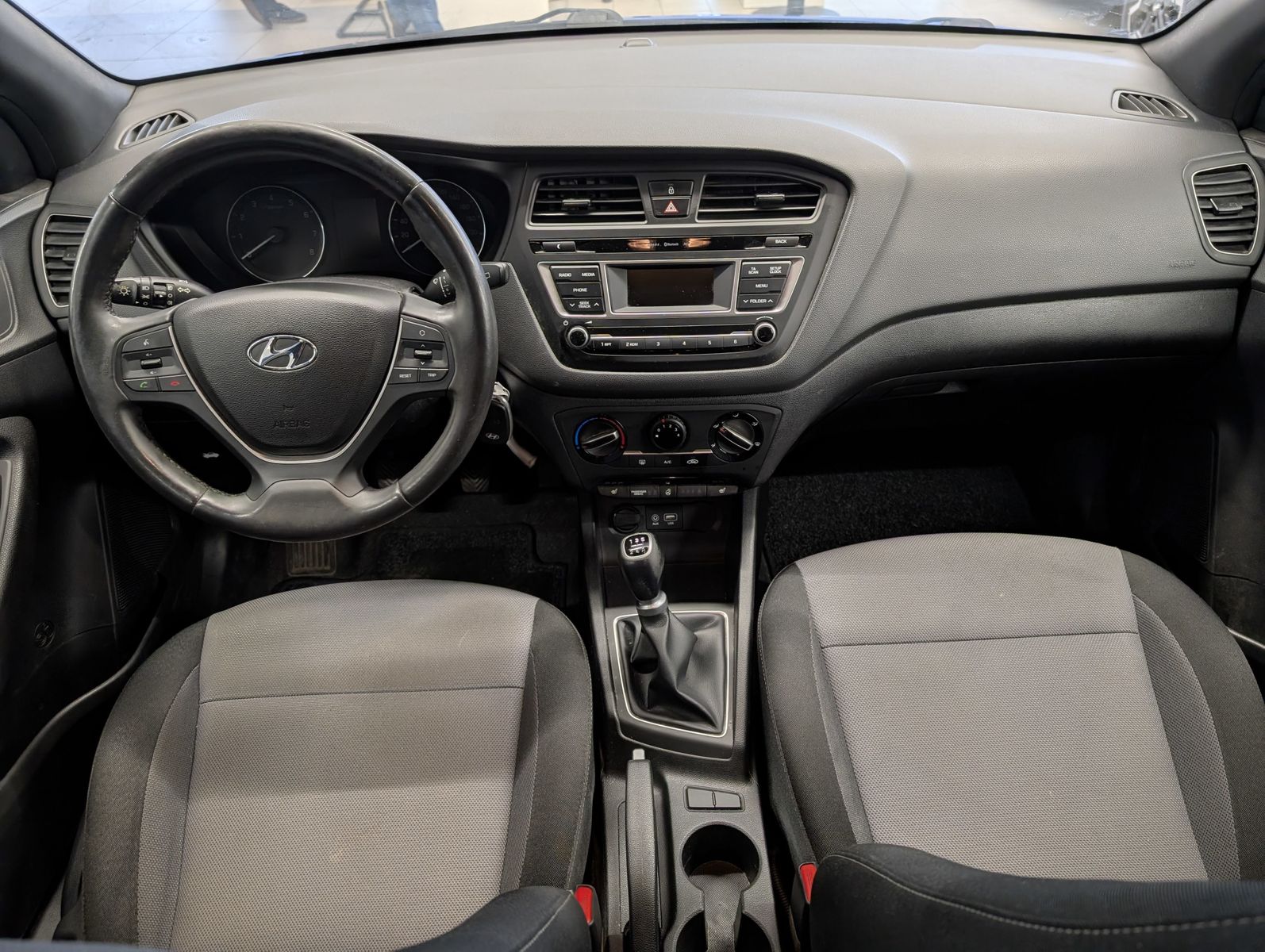 HYUNDAI i20 1.2 Passion Allwetter Klima – Bild 13
