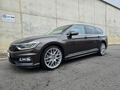 VW Passat Variant R-Line 2.0TDI 150PS DSG Pano DAB VW Passat Variant R-Line 2.0TDI 150PS DSG Pano DAB