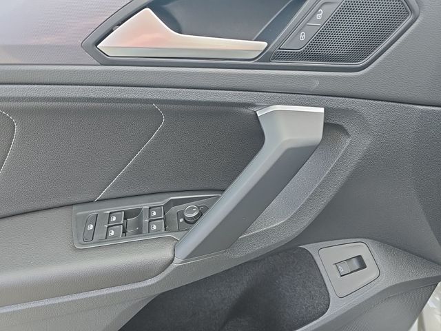Tiguan 2,0 TDI Highline R-Line LED*AHK*KAMERA*AC