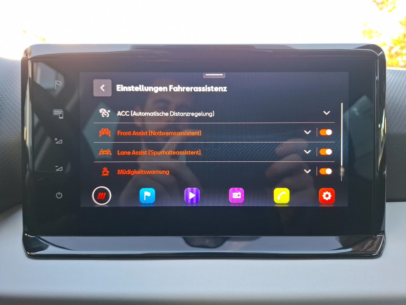 Fahrzeugabbildung SEAT Arona TSI Style DSG LED Navi ACC RFK SHZ