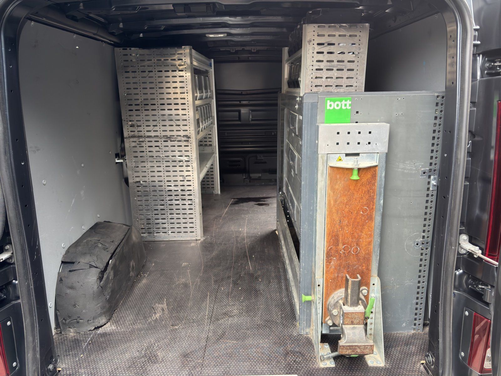 Fahrzeugabbildung Renault Trafic  L2H1 3,0t Komfort