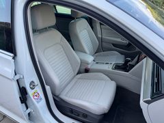 VW Passat Variant 2.0 TDI DSG Elegance