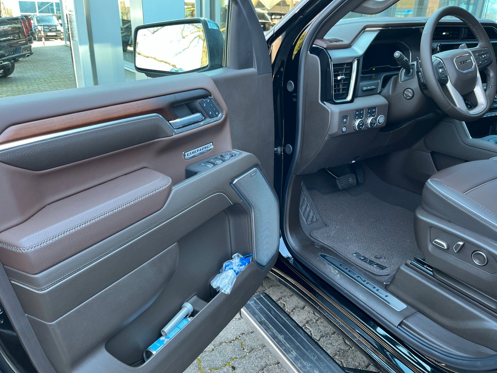 Fahrzeugabbildung GMC Sierra 1500 Denali 6.2 LPG*HeadUp*360°*Bose