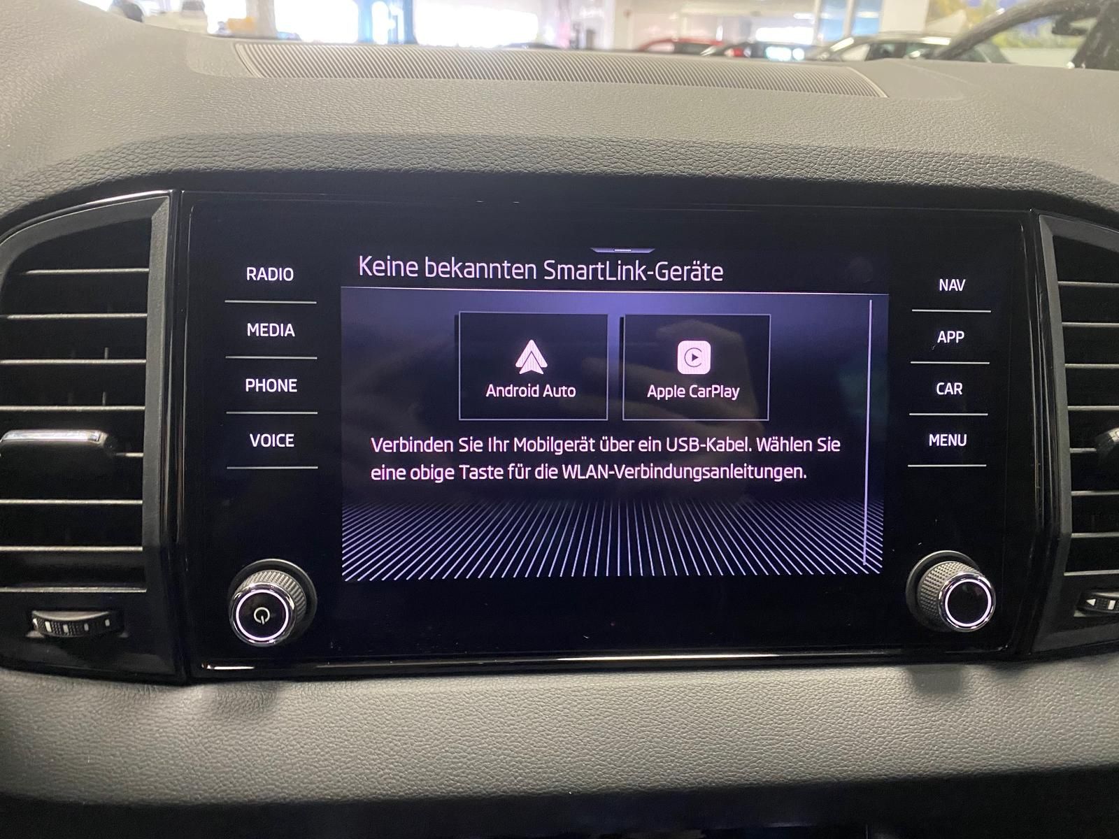 Fahrzeugabbildung SKODA Karoq 1.5 ACT SPORTLINE+5J GA+MATRIX+ACC+360+AHK
