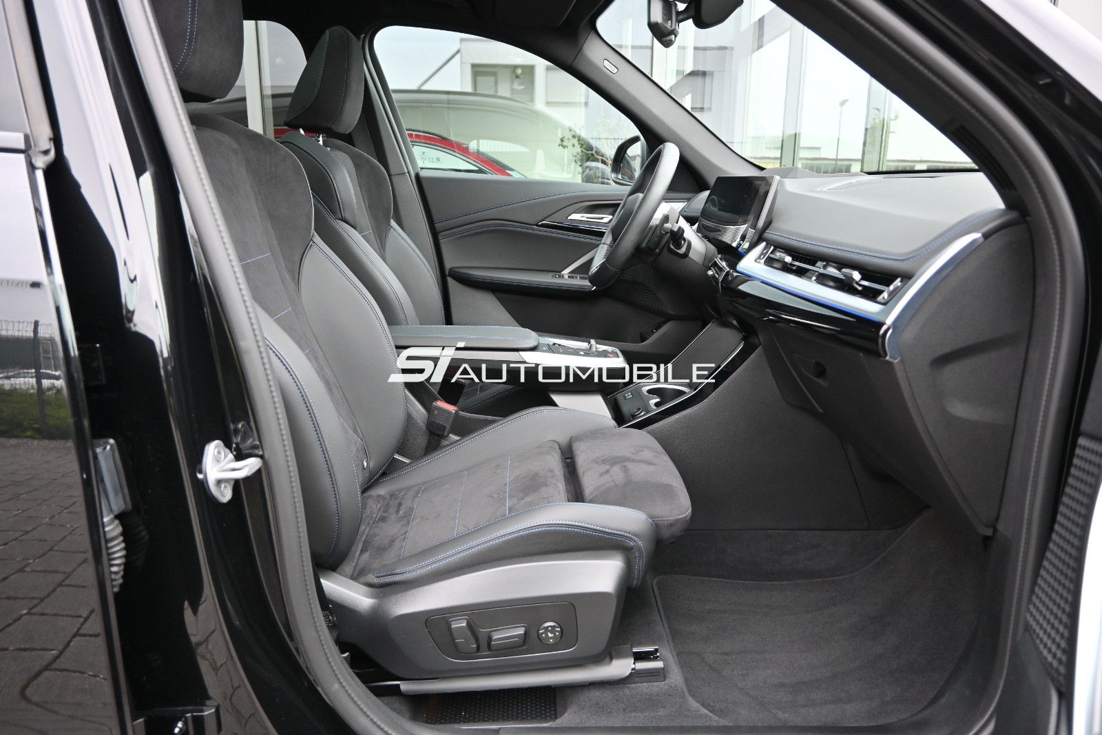 Fahrzeugabbildung BMW X1 xDr.23d M SPORT °ACC°AHK°HARMAN°HUD°MEMO°PANO