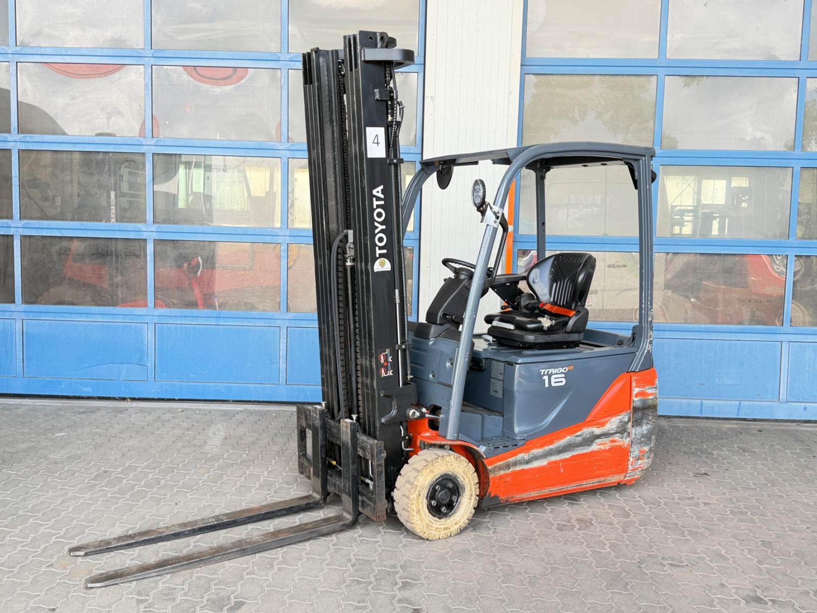 Toyota 8FBE16T Triplex Elektro 3-Rad Gabelstapler