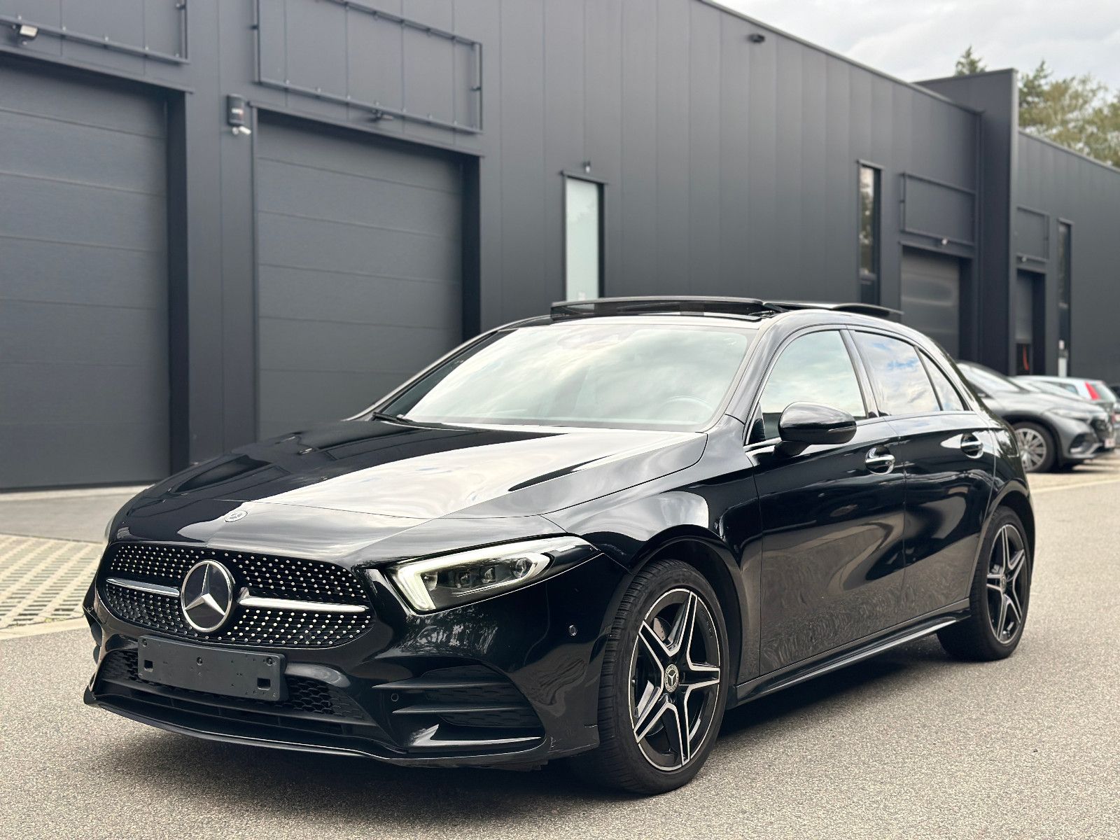 Mercedes-Benz A 250e *AMG*PANO*MULTI LED*MEMORY*KEYLESS imagem 3