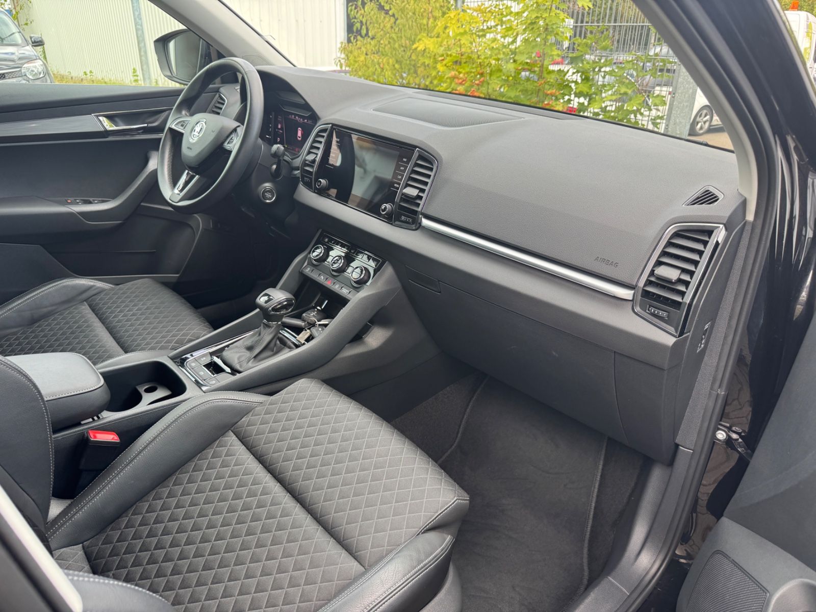 Fahrzeugabbildung SKODA Karoq Style LED+Navi+ACC+Kamera+Standheizung