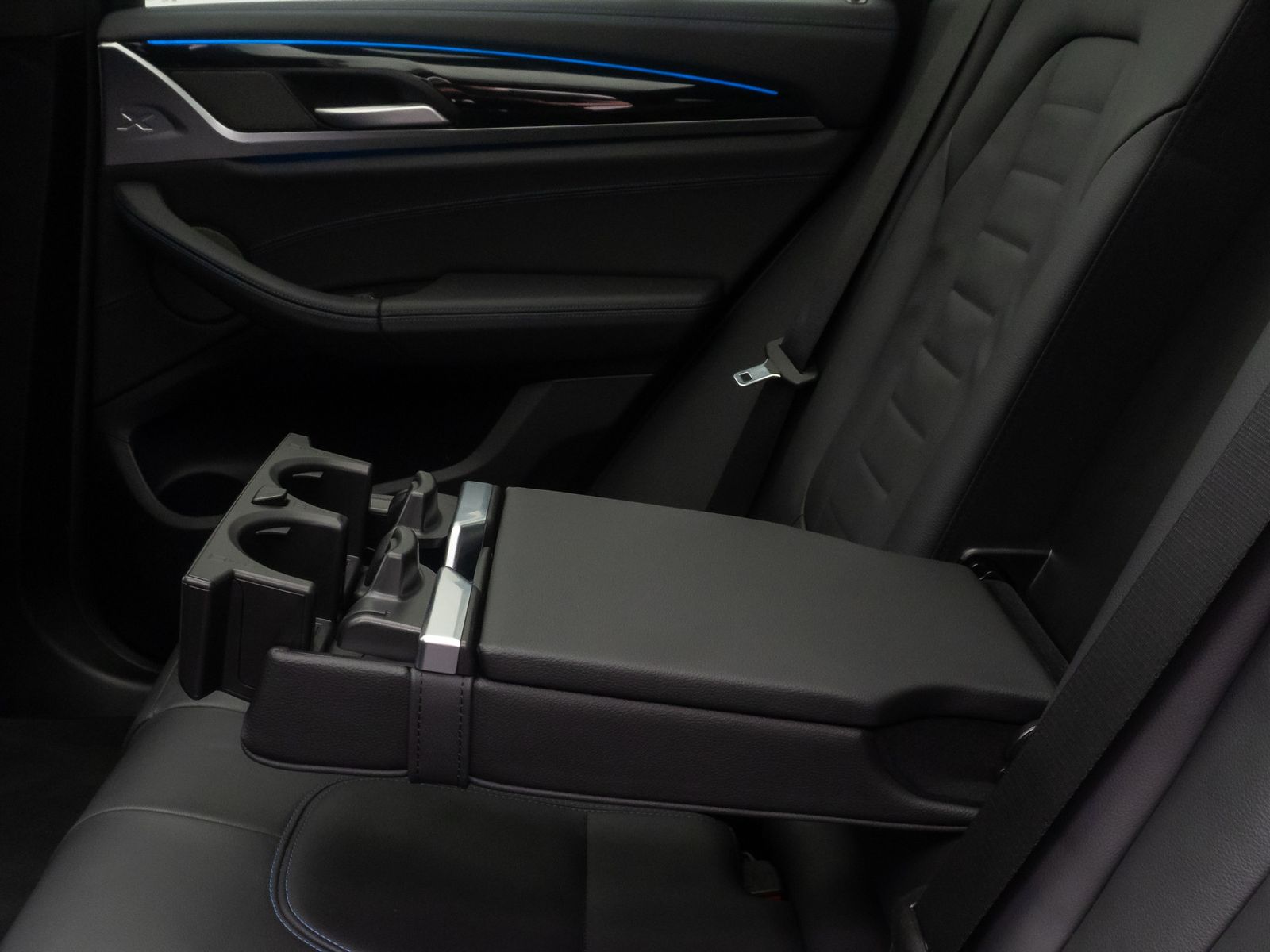 Fahrzeugabbildung BMW iX3 IMPRESSIVE 360° HUD H/K DAB Komfort Panorama