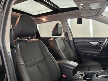 Fotografie des Nissan X-Trail 1.6 dCi Xtronic Tekna