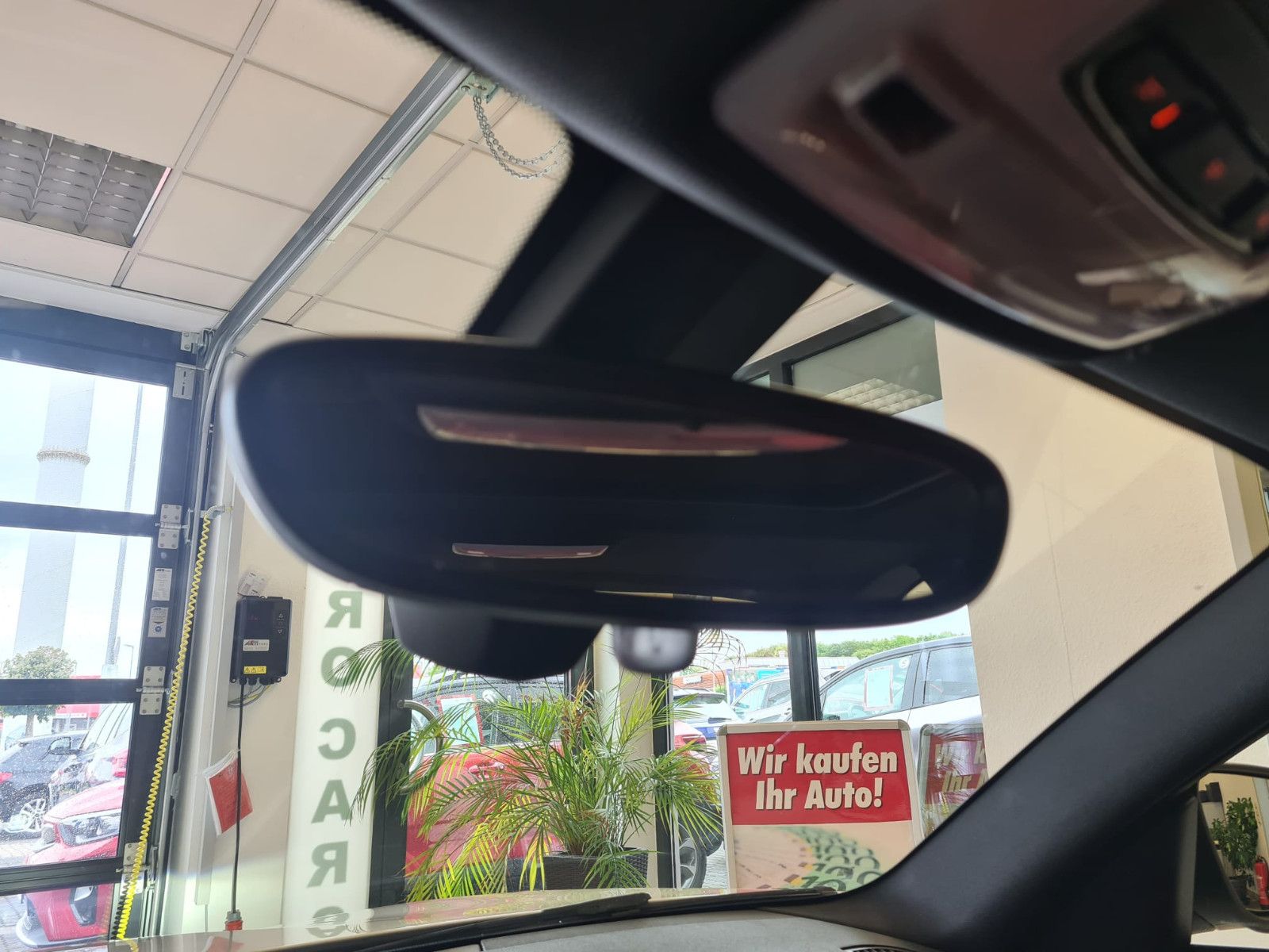Fahrzeugabbildung BMW 220i Coupe Sport Line / NAVI / PDC / 1. Hand