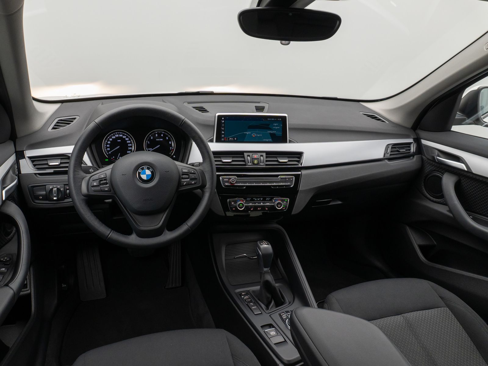 Fahrzeugabbildung BMW X1 xD25e Parkassist DAB Navi Geschwindigkeitsreg
