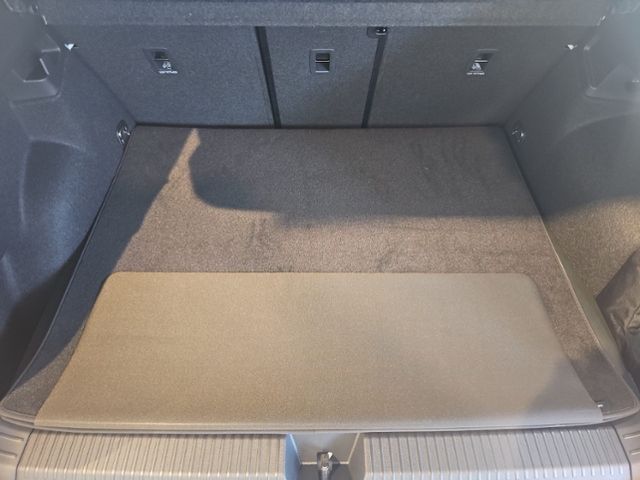 Fahrzeugabbildung Volkswagen T-Roc 1.5 eTSI LIFE SHZ LED-PLUS KAMERA KEYLESS