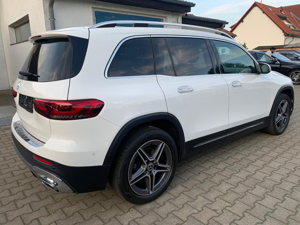 Mercedes-Benz GLB 220