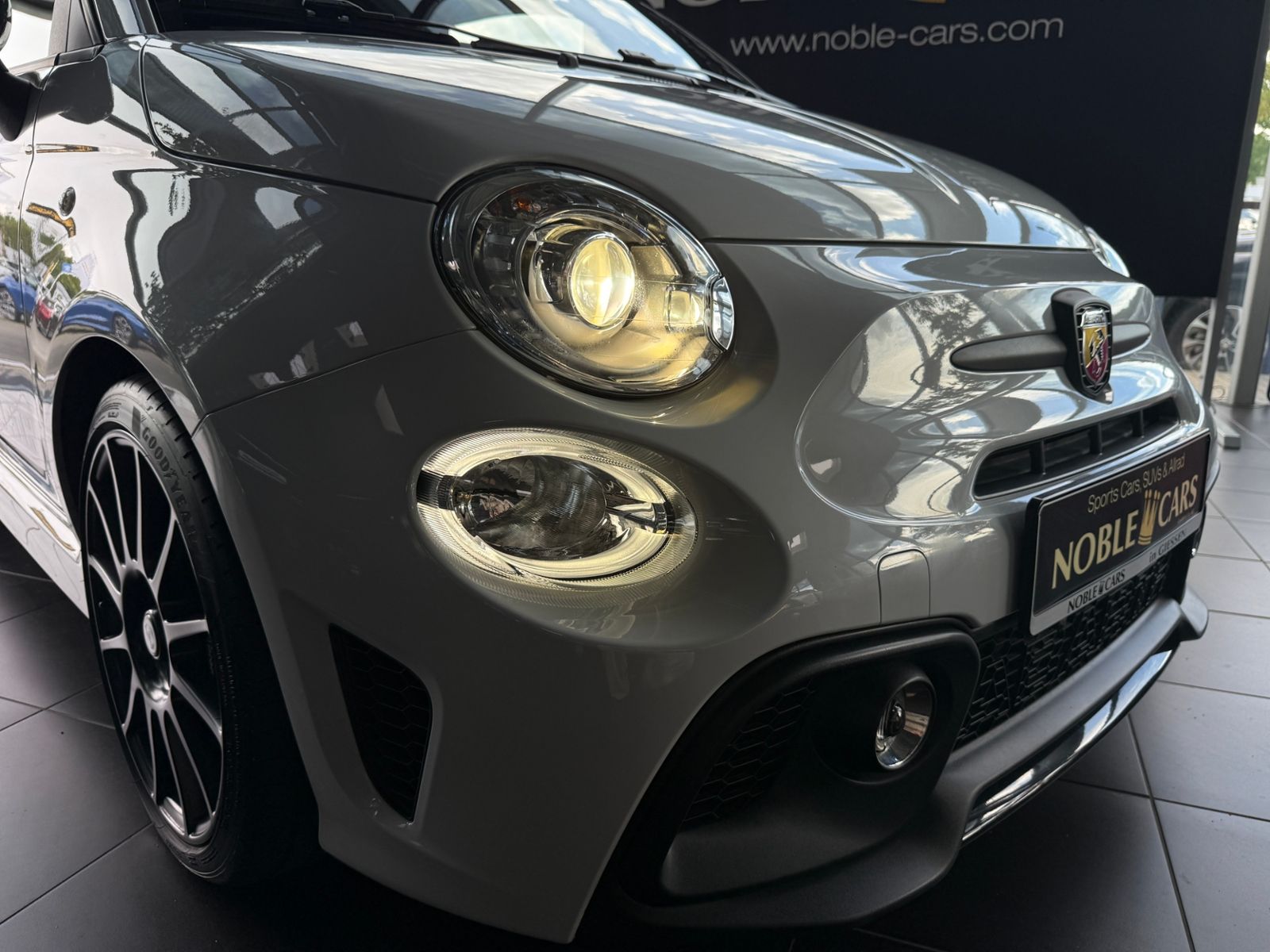 Fahrzeugabbildung Abarth 595C Cabrio Competizione KLIMA NAV PDC Beats