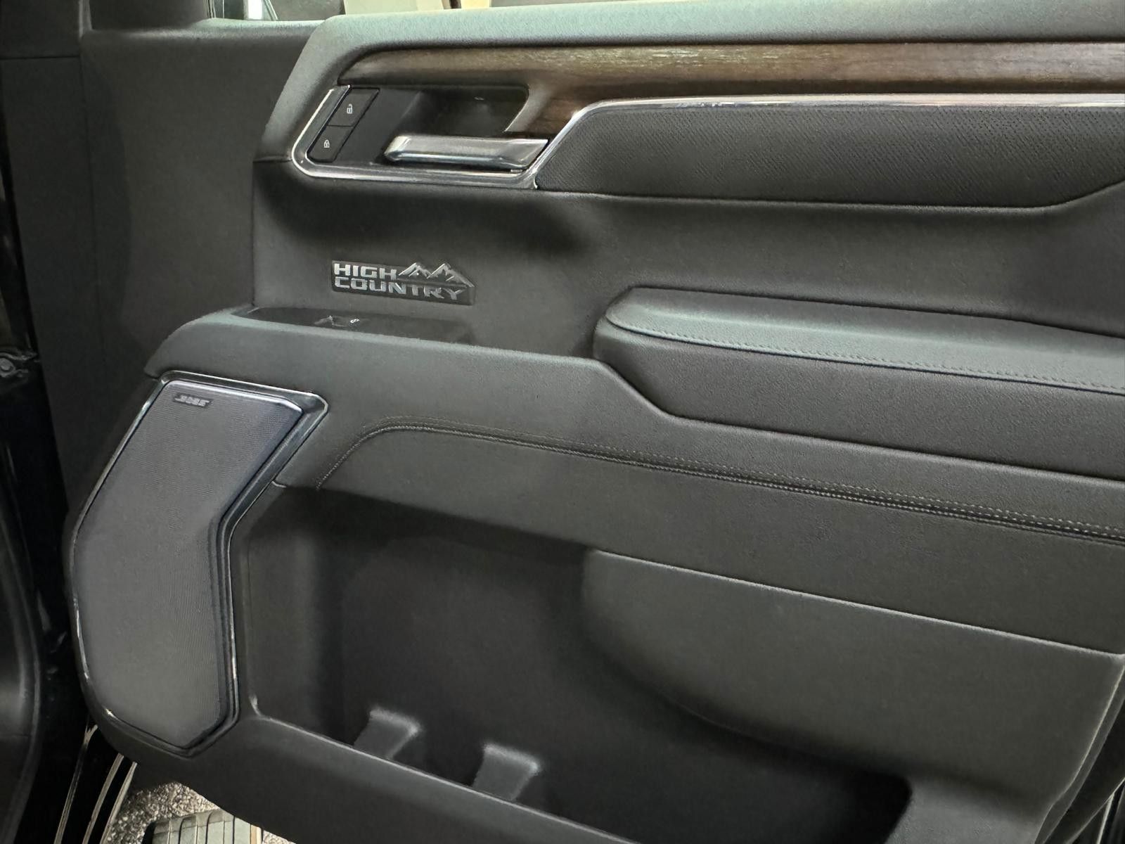 Fahrzeugabbildung Chevrolet 2026 SILVERADO DURAMAX DIESEL 4x4 HIGH COUNTRY