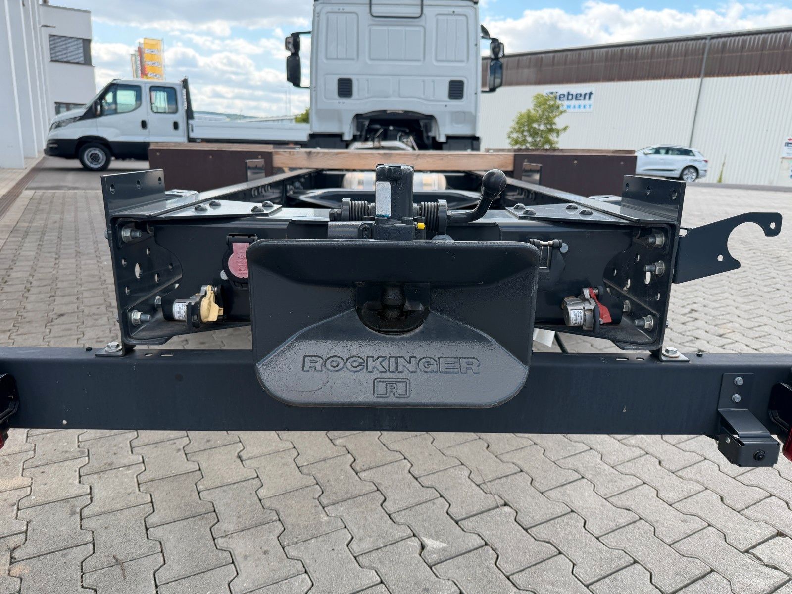Fahrzeugabbildung Iveco Eurocargo ML80E21/P AHK Klima 3 Sitze Spoiler