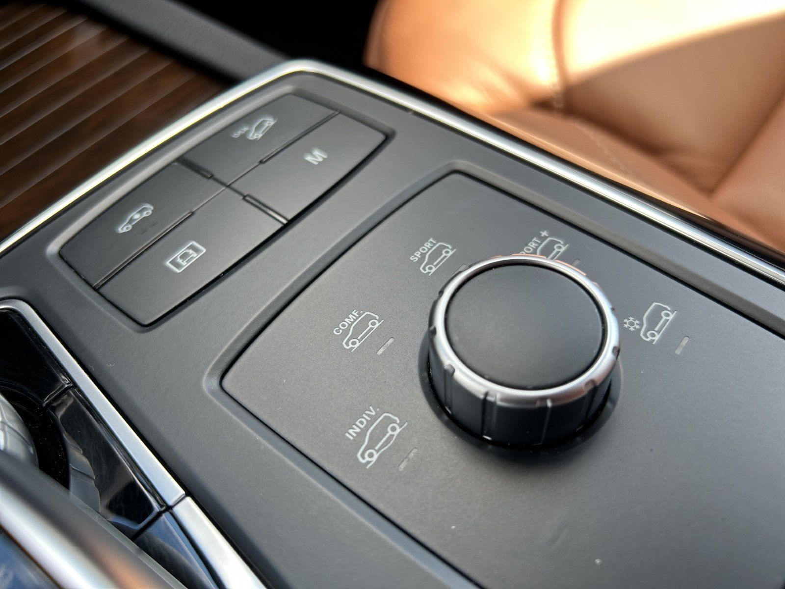 Fahrzeugabbildung Mercedes-Benz GLE43 AMG Cpé DISTRO Comand AIRMATIC HK-Hifi ILS