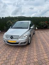 Mercedes-Benz Mercedes 200B Sport *Renterfahrzeug* - Mercedes-Benz 200 mit Benzin-Antrieb: Kombi