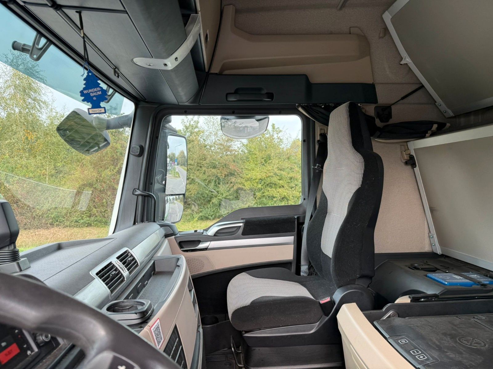 Fahrzeugabbildung MAN TGX 18.460 4x2 Retarder 2x Tank