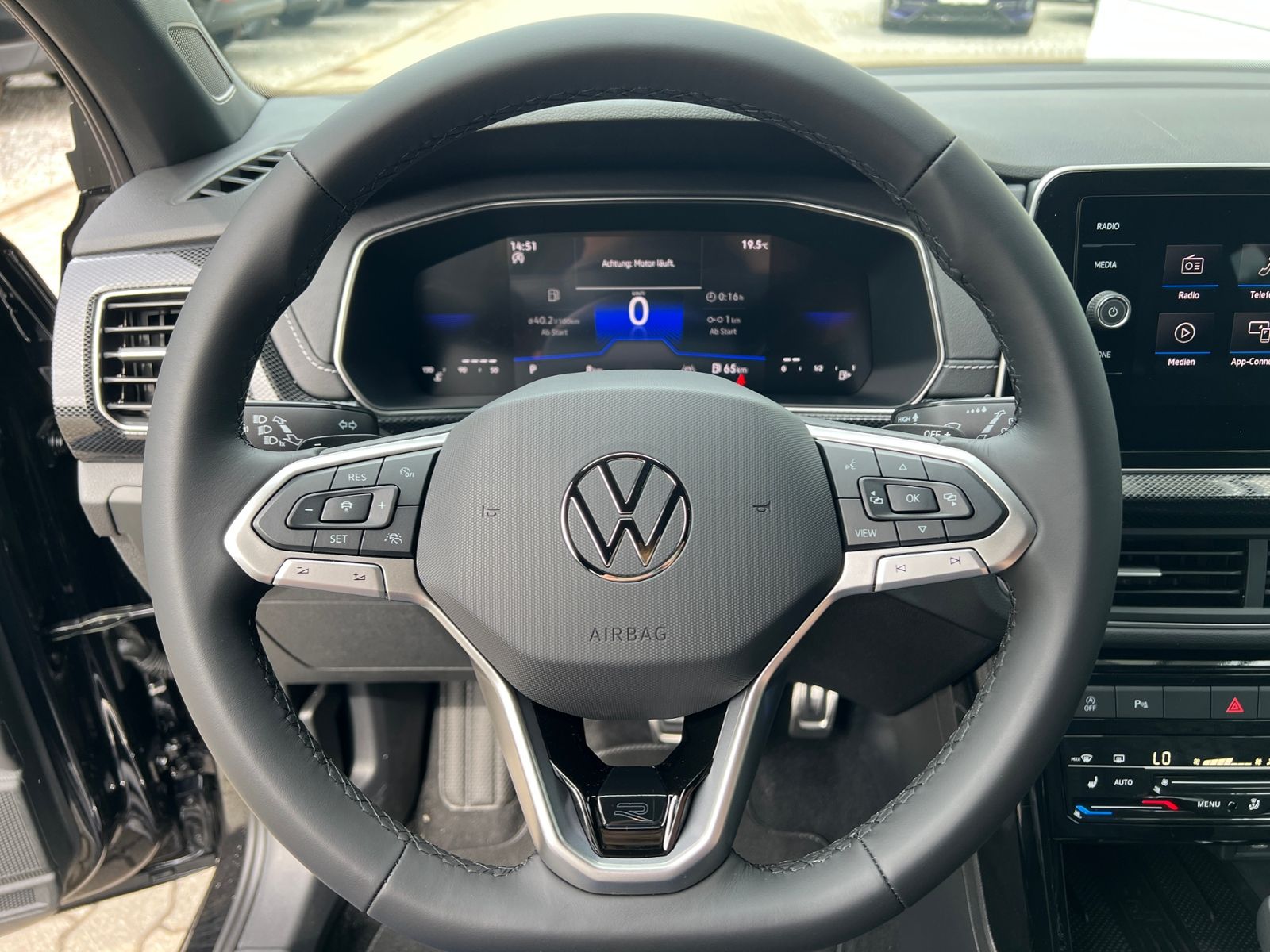 Fahrzeugabbildung Volkswagen T-Cross R-Line 1.5 TSI DSG *AHK, IQ.LIGHT, ACC,