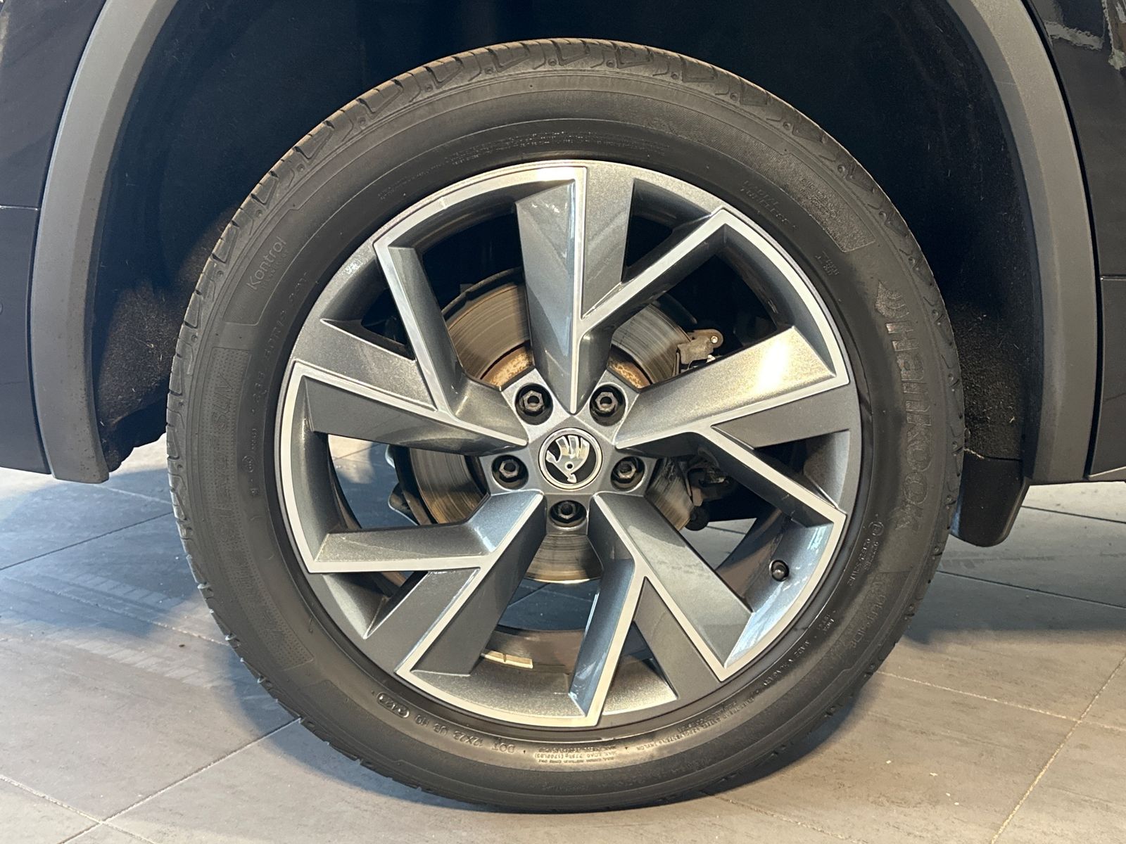 Skoda Kodiaq 4x4 Sportline 7-Sitzer NAV+LED+PANO+AHK imagem 3