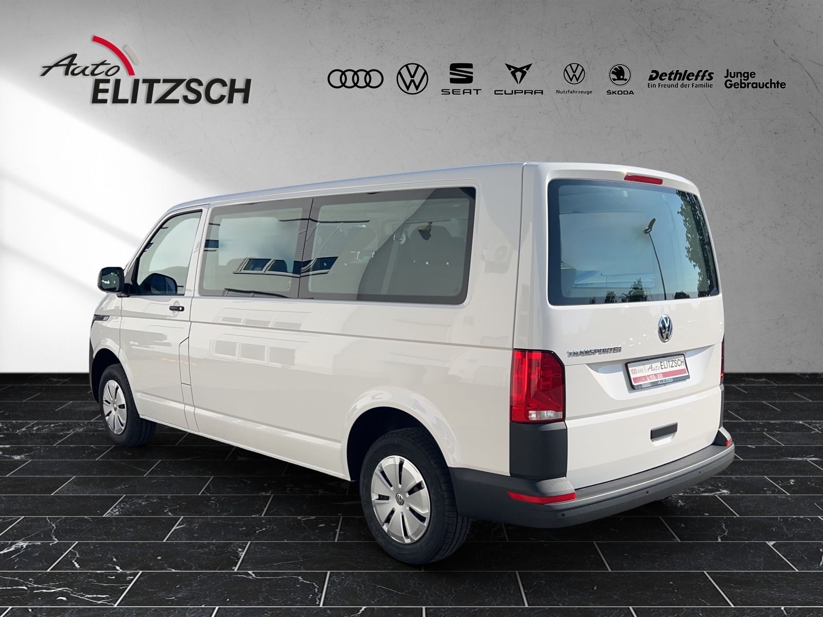 Fahrzeugabbildung Volkswagen T6 Kombi T6.1 TDI 9 Sitzer LR Klima, PDC, AHK Vo
