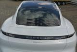 Porsche Taycan,weiss/schw,pano,21",acc,perf batt,kam,bos - Porsche Taycan in Köln
