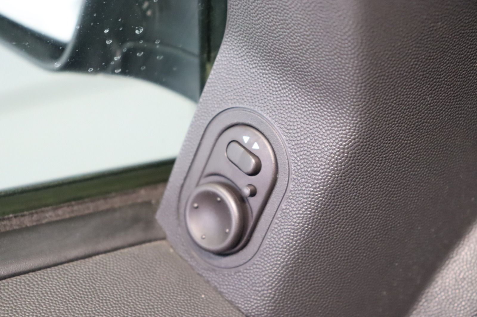Fahrzeugabbildung Opel Meriva 1.4 HU/AU 11.26 Edition