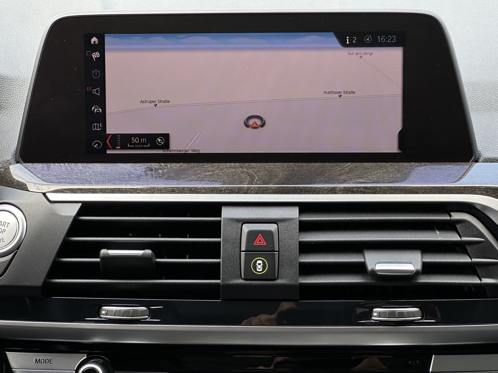 Fahrzeugabbildung BMW X3 xDrive30d M-Sport NAV+LED+AHK+PANO+HUD+ACC+PP
