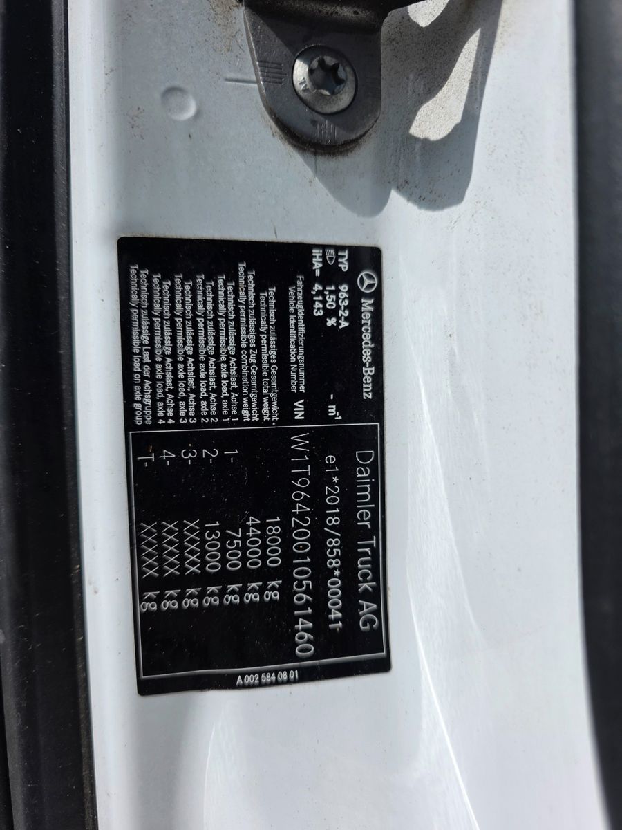 Fahrzeugabbildung Mercedes-Benz Arocs 1835 KK Heckkran Atlas 126.3E-A3L Funk