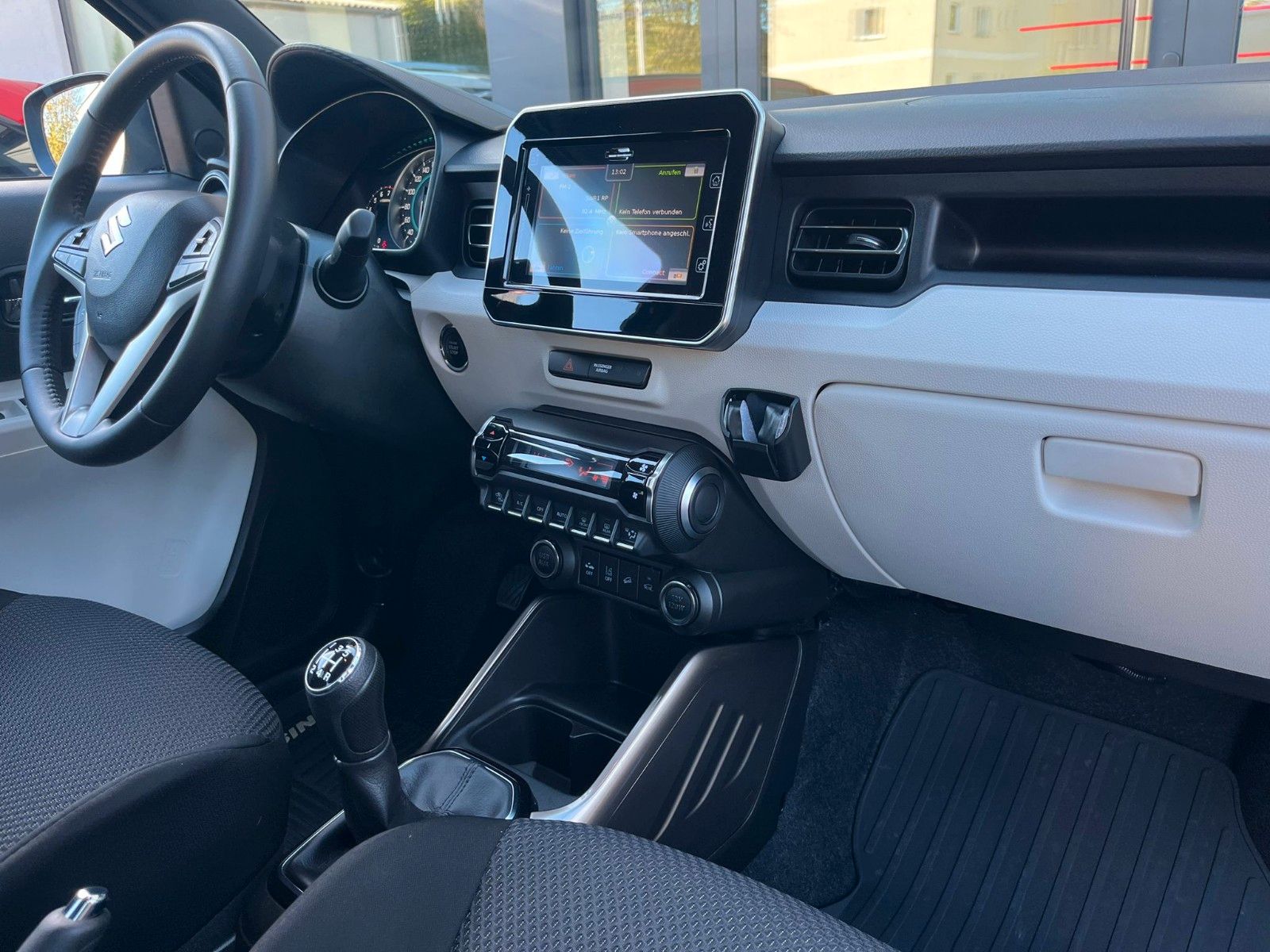 Fahrzeugabbildung Suzuki Ignis 1.2 Allgrip Comfort+*8x bereift*