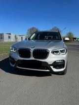 BMW X3 xDrive20d RENTNERAUTO TOP GEPFLEGT - : Geländewagen, Rent