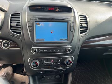 Fahrzeugabbildung Kia Sorento Spirit 4WD Navi RFK SHZ Leder AHK uvm.