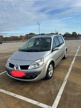 Renault Scenic Privilege 1.9 dCi FAP 96kW Expression - Renault Scenic aus 2007 mit Diesel-Antrieb