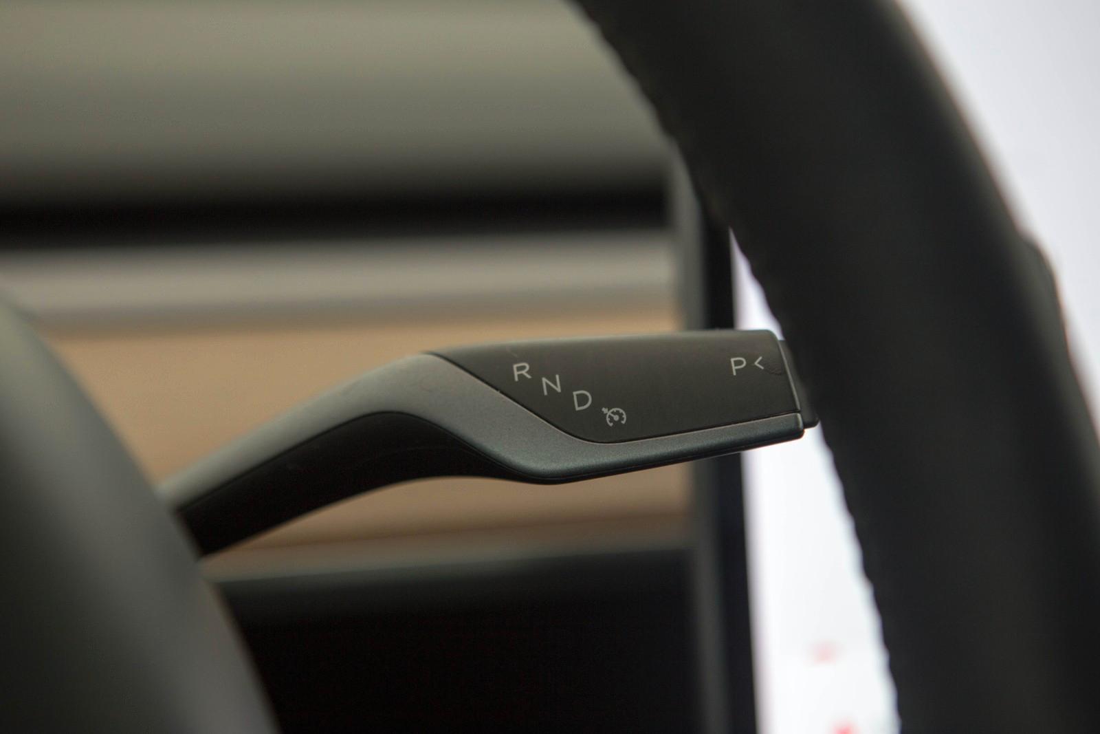 TESLA MODEL 3 PERFORMANCE 483CH - 1ERE MAIN - HAYON ÉLECTRIQUE - TOIT PANORAMIQUE