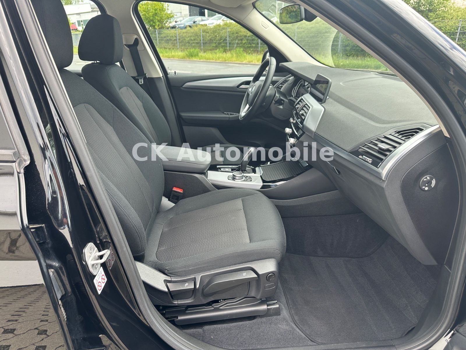 Fahrzeugabbildung BMW X3 xDrive20i Advantage/Navi/Head-Up/LED/Kamera