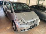 Mercedes-Benz A 170 /Autm./72tkm/PDC/SHZ/AHK/MB-Serviceheft - Mercedes-Benz A 170 in Frankfurt (Main)